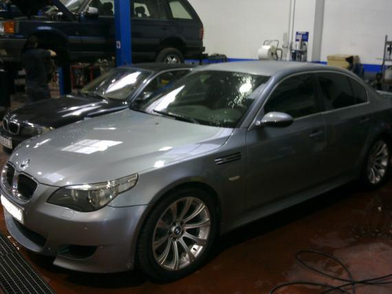 Taller de vehiculos, automoviles, coches, trabajamos con aseguradoras reparamos todo tipo desperfectos, ara��azo, golpes laterales, golpes frontales golpes traseros, lunas, ruedas, llantas, paralelos tambien tenemos todo tipo de accesorios antiguos o de nueva generacion nuestra especializacion son lad rover y ranger rover