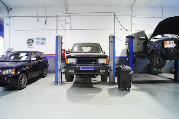 repacacion de paraleto diagnosis de vehiculos inspecion de itv para ranger rover land rover